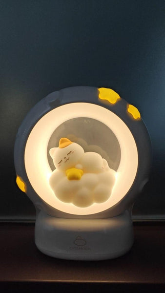 Cute Sleeping Cat LED Night Light in a Cloud Design for a Cozy Bedroom Atmosphere